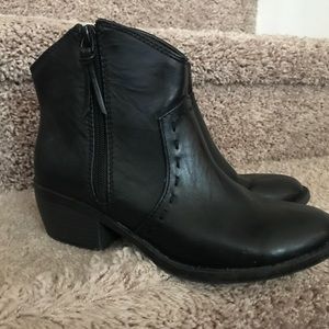 Black Booties By Arizona Jeans. Size: 6.5M